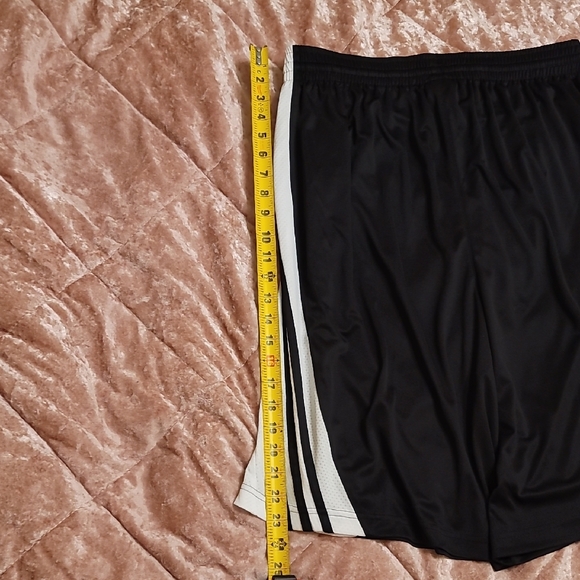 Adidas Men's XL Long Lenth Athletic Shorts in Black and White - Picture 8 of 8